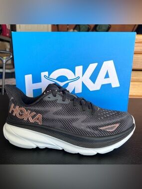 Women’s Hoka Clifton 9